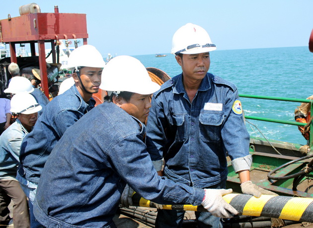 Bringing power to Co To island